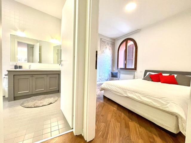 Domus Verona - Ampia Moderna Casa Su 2 Piani Nel Cuore Di Верона Екстериор снимка