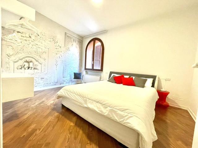 Domus Verona - Ampia Moderna Casa Su 2 Piani Nel Cuore Di Верона Екстериор снимка