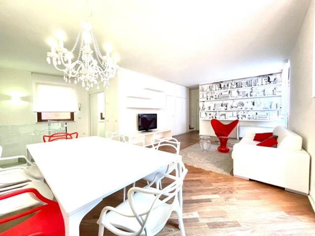 Domus Verona - Ampia Moderna Casa Su 2 Piani Nel Cuore Di Верона Екстериор снимка
