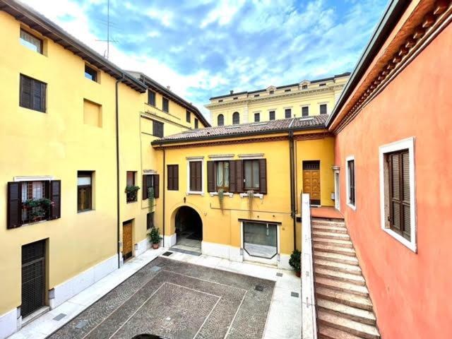 Domus Verona - Ampia Moderna Casa Su 2 Piani Nel Cuore Di Верона Екстериор снимка