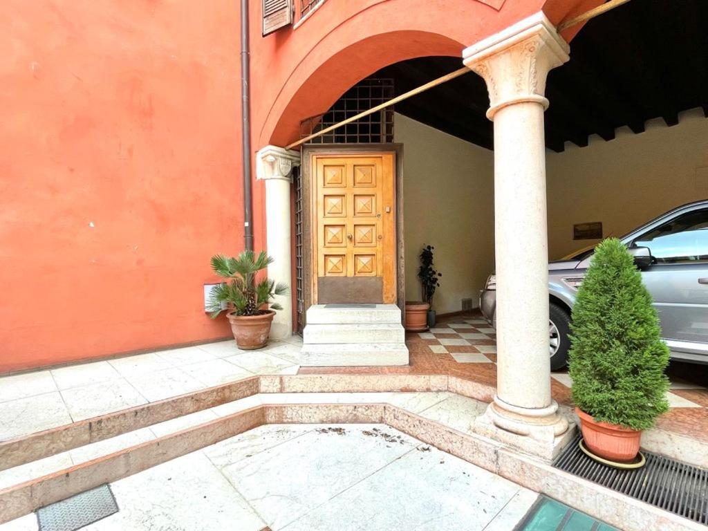 Domus Verona - Ampia Moderna Casa Su 2 Piani Nel Cuore Di Верона Екстериор снимка
